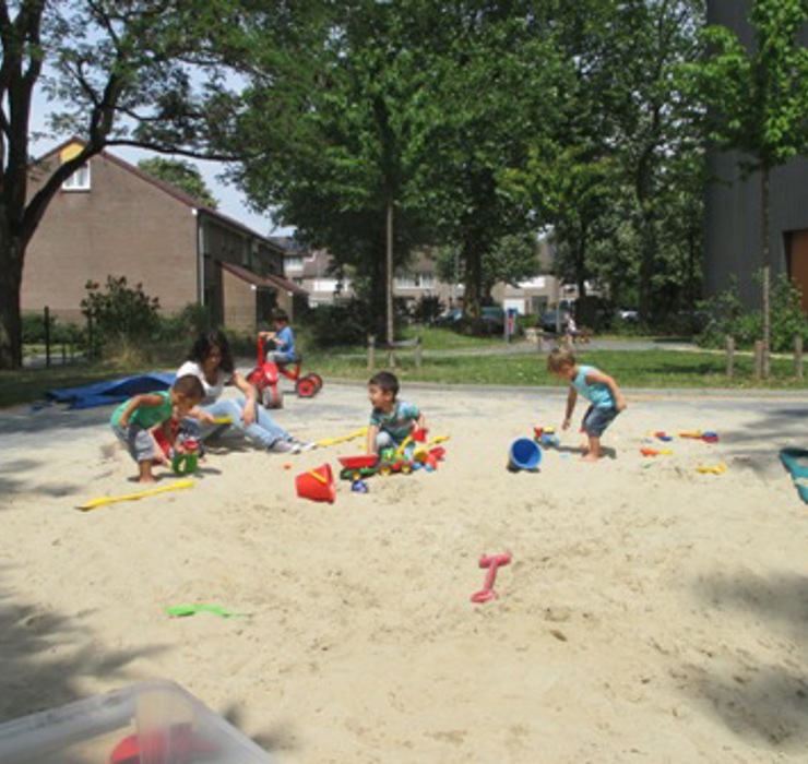 Robinson_buiten spelen.JPG