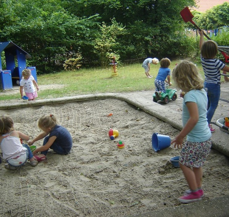 spring__buiten_spelen__1_.jpg