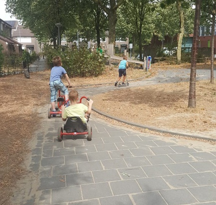 Buitenspelen_bso Robinson.JPG