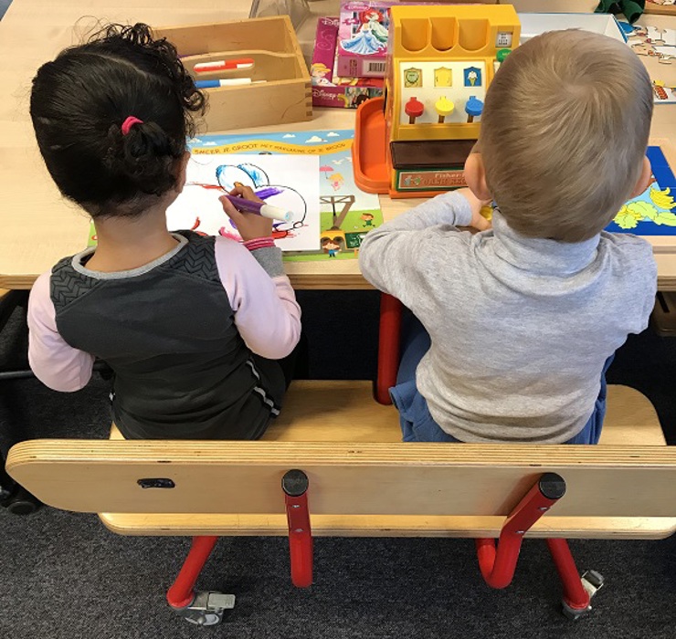 spelen aan tafel.jpg