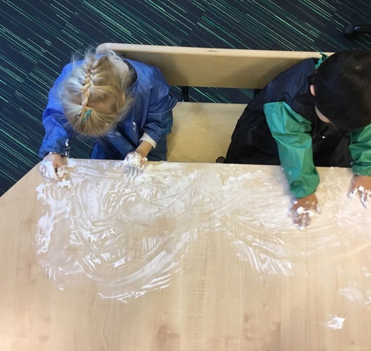spelen-met-scheerschuim.jpg