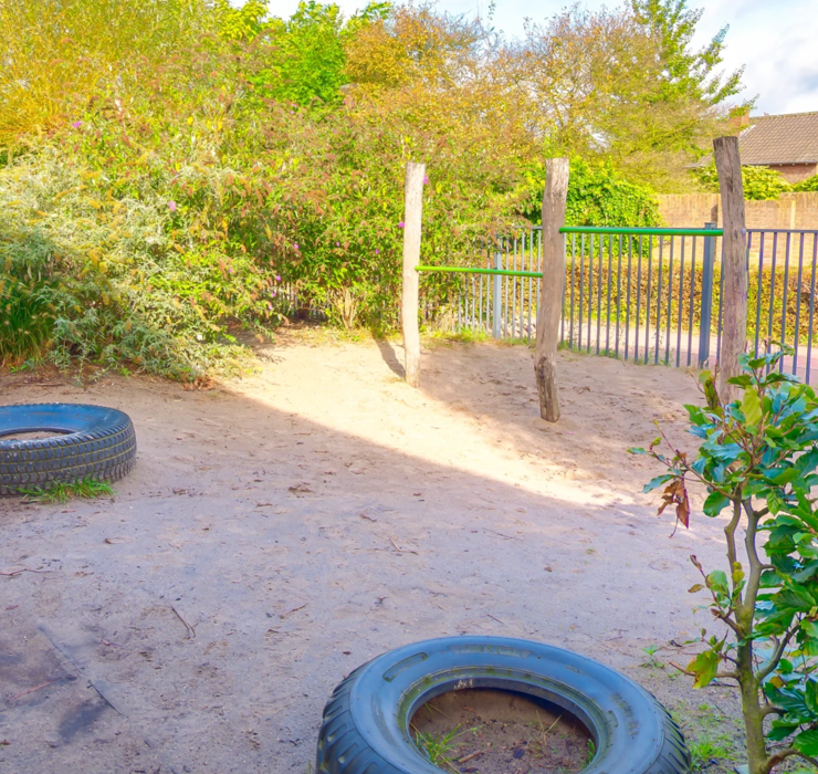 Leander Sint Anthonis, Buiten 1