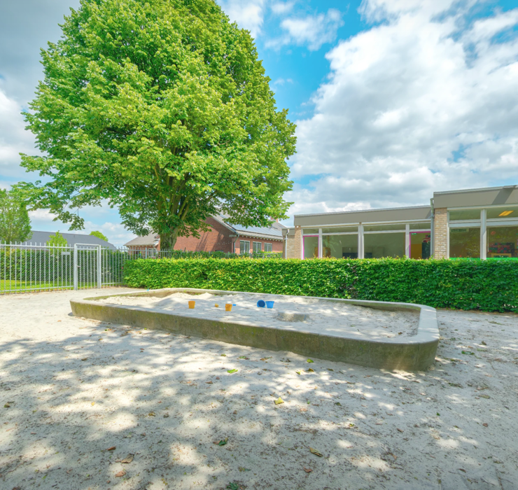 Peuteropvang 'T Debberke Deurne, Buiten